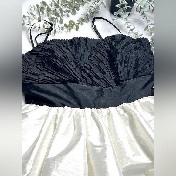 Maggy London Formal Black White Dress Size 4 - Picture 5 of 11